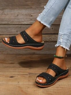 Retro Style Hollow Out Circular Embroidery Foot Casual Slippers -Zolucky Sales Store 230286c5354e656e5ccf0f1c286578de