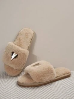 Casual Metallic Heart-shaped Fluffy Slippers -Zolucky Sales Store 2f9117433899c812e19308395de9b7aa