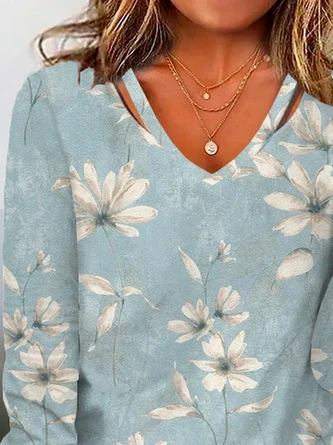 Plus Size Floral V Neck Casual T-Shirt 2 Plus Size Floral V Neck Casual T-Shirt - Image 2