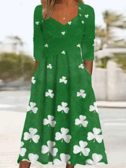 Casual Four-Leaf Clover Pocket Stitching Dress