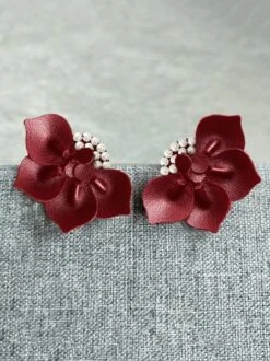 Elegant Handmade 3D PU Leather Imitation Pearl Flower Earrings -Zolucky Sales Store 4b88547b1627f112a020bb8930cc263a