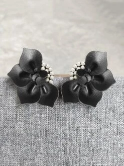 Elegant Handmade 3D PU Leather Imitation Pearl Flower Earrings