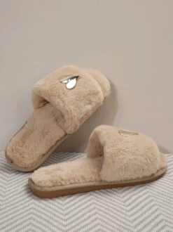Casual Metallic Heart-shaped Fluffy Slippers -Zolucky Sales Store 6739c4bcd4657264f0573a0eebba8606