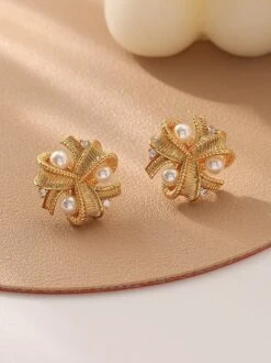 Elegant Imitation Pearl Rhinestone Textured Stud Earrings -Zolucky Sales Store 678ad8beb9b25817954f92b528b0b5dd