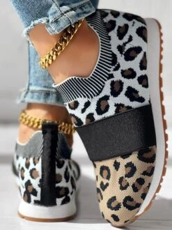 Sports All Season Flyknit Sneakers