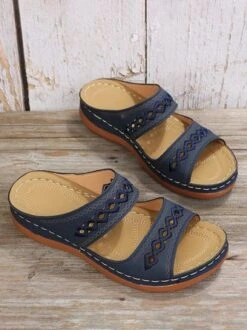 Retro Style Hollow Out Circular Embroidery Foot Casual Slippers -Zolucky Sales Store 6c46c9562e92bae17f93b17f91900580