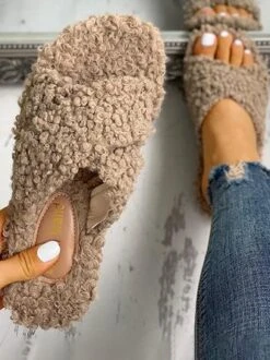 Plain Casual Autumn Fluffy Slippers