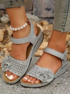 Retro Casual Three-dimensional Flower Hollow Breathable Wedge Sandals -Zolucky Sales Store 7b3347060cca500793a46be1adea81c8