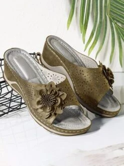 3D Floral Cutout Upper Vintage Bohemian Wedge Slippers -Zolucky Sales Store 832d4b76b5daaec893af6d4946601f32