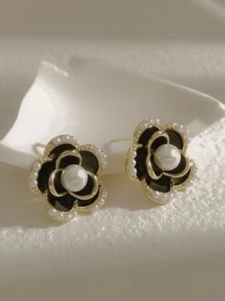 French Retro Camellia Imitation Pearl Stud Earrings -Zolucky Sales Store 931521903d1c4654a604531910c70eea 1699594733262
