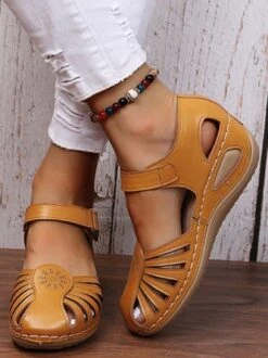 Vintage Floral Cutout Velcro Casual Sandals