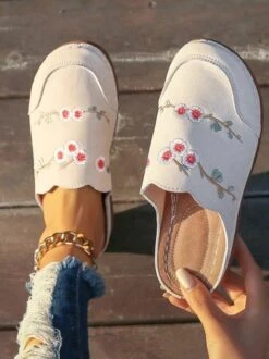 Leather Casual House Slippers -Zolucky Sales Store a140b5adcdc13c637f58c18e7898e72e