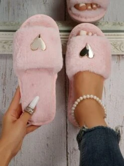 Casual Metallic Heart-shaped Fluffy Slippers -Zolucky Sales Store bca8c85c517997e85d37e45dae8ff796