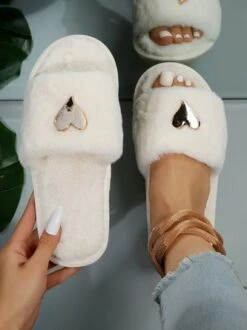 Casual Metallic Heart-shaped Fluffy Slippers -Zolucky Sales Store c9ac34c81a8b730408edd837b266bbb3