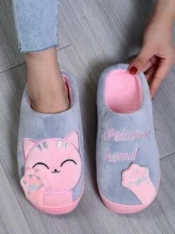 Casual Cartoon Cat Letters Embroidery Warmth Fluffy Slippers