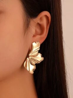 Elegant Golden Irregular Petal Earrings