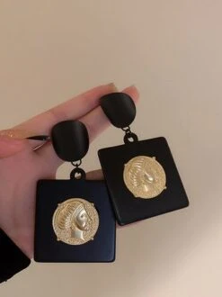 Metal Portrait Geometric Retro Pendant Earrings -Zolucky Sales Store f23e3bdac84010a334480af6fb1f2205